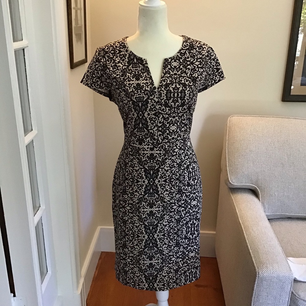 BANANA REPUBLIC factory. Size 10 fully lined.
